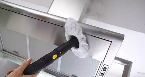 如何有效清洗集成灶油烟机油垢（从清洗工具选择到具体操作）
