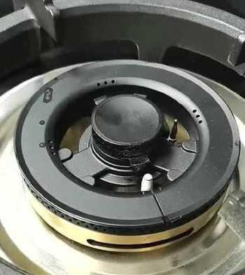 燃气灶打不着火怎么办（简单实用的燃气灶维修方法）