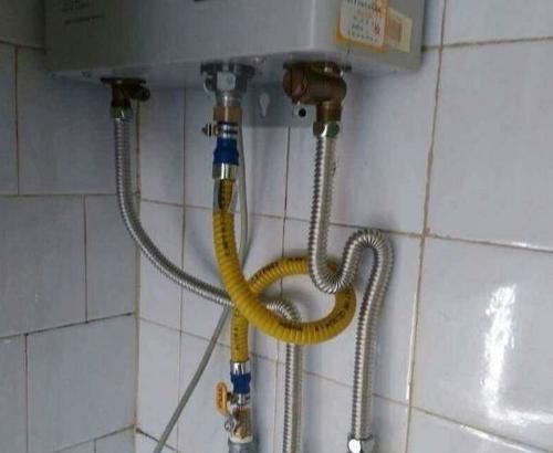 热水器灯亮打不起火的原因（解析热水器灯亮但无法点火的问题及解决方法）