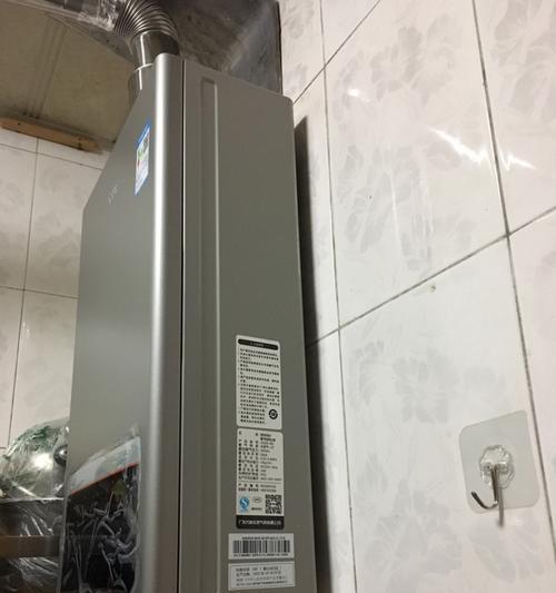 如何解决水箱式热水器温度过低问题（调整水箱式热水器温度以获得更舒适的热水体验）