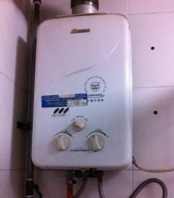 冷凝热水器漏水的处理方法（解决冷凝热水器漏水问题的有效措施）