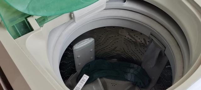 老式洗衣机如何彻底清洗（让你的洗衣机焕然一新）