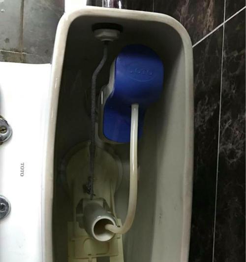马桶水箱漏水修理指南（解决漏水问题的简易方法）