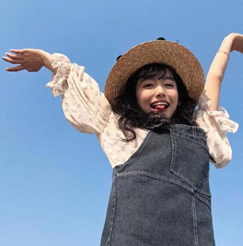 对象捧着手机拍照时如何提供安慰？如何处理拍照时的尴尬局面？