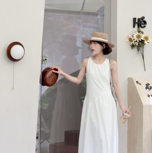 手机如何拍摄穿着白裙的人物？拍摄白裙的技巧是什么？