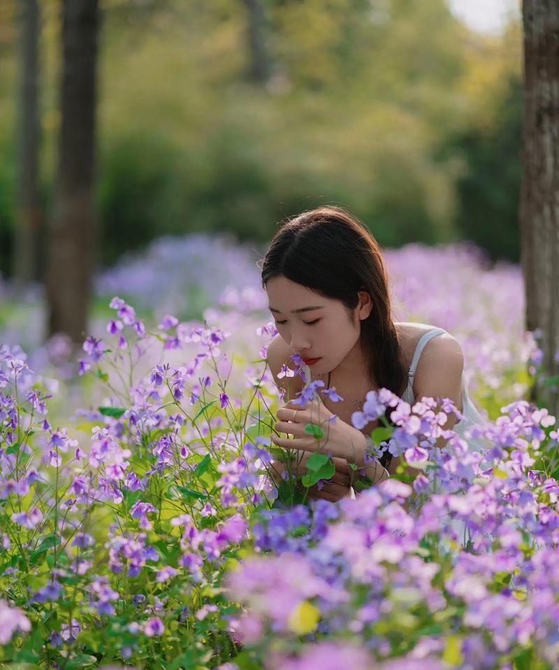 手机如何拍摄穿着白裙的人物？拍摄白裙的技巧是什么？