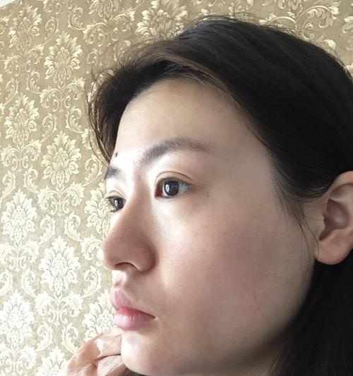 手机自拍如何调整避免大小脸？