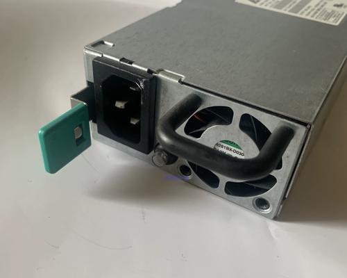 服务器电源反馈芯片的作用是什么？它对系统有何影响？
