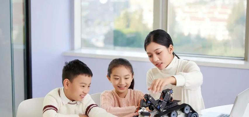 乐高如何连接充电器？连接过程中需要注意什么？