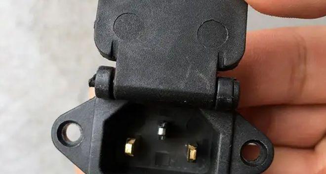 逆向充电器插头有何特点？