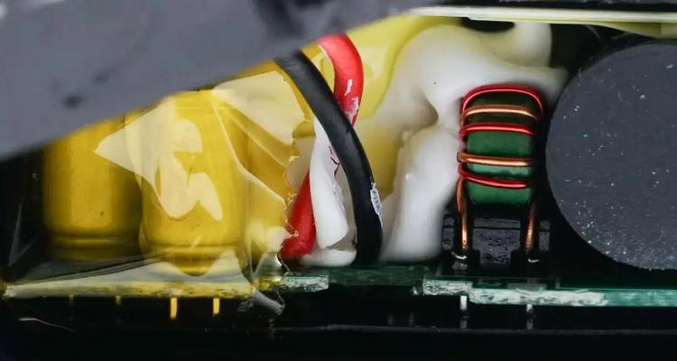 电源适配器头的拆解方法是什么？图解教程在哪里？