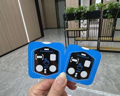 手机配件后摄像头膜的正确撕法是什么？撕膜时要注意什么？