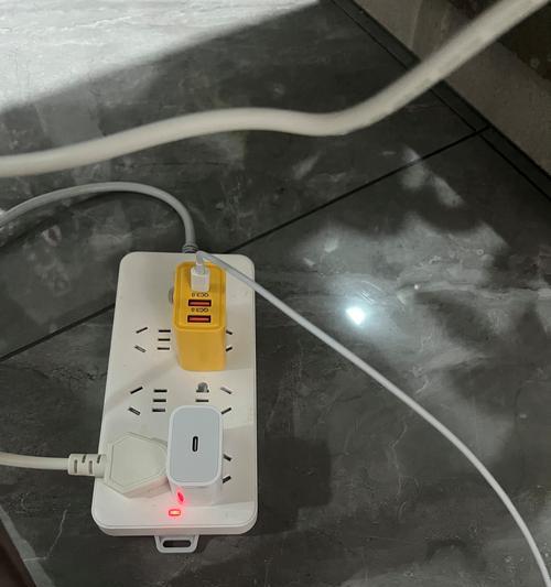 手机充电器多孔位设计有何作用？
