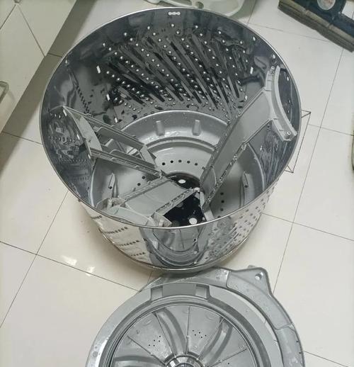洗衣机脱水时出现糊味的原因是什么？如何解决？