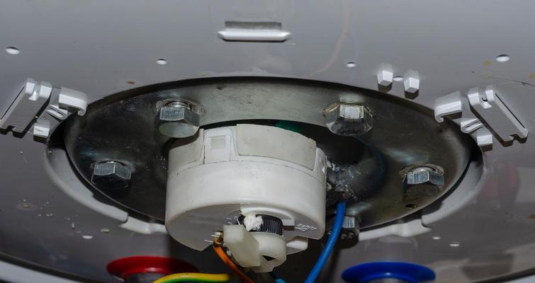 热水器红头漏水怎么解决？有哪些维修方法？