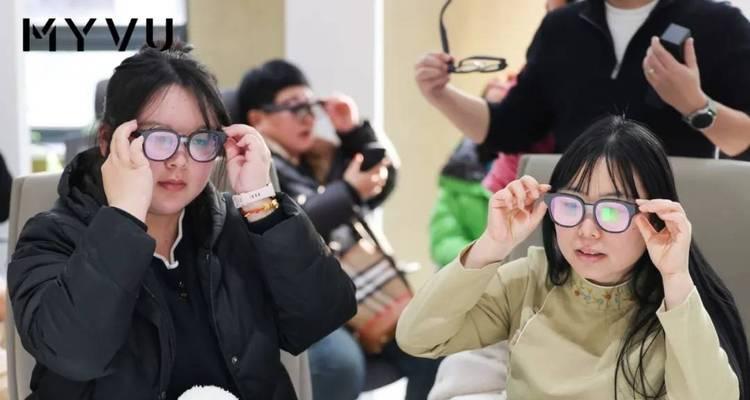 李宁智能眼镜的性能如何？适合哪些人群使用？