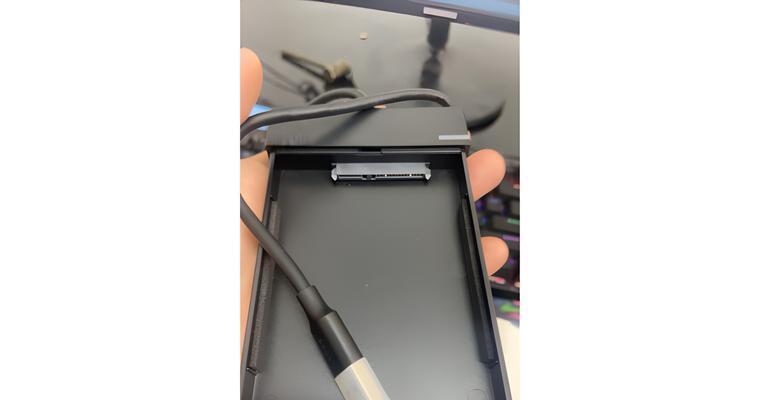 移动硬盘盒使用方法是什么？使用中应注意哪些问题？