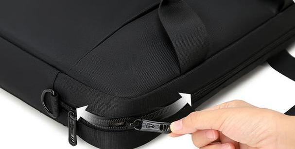 笔记本电脑附赠的电脑包如何使用？有哪些携带技巧？