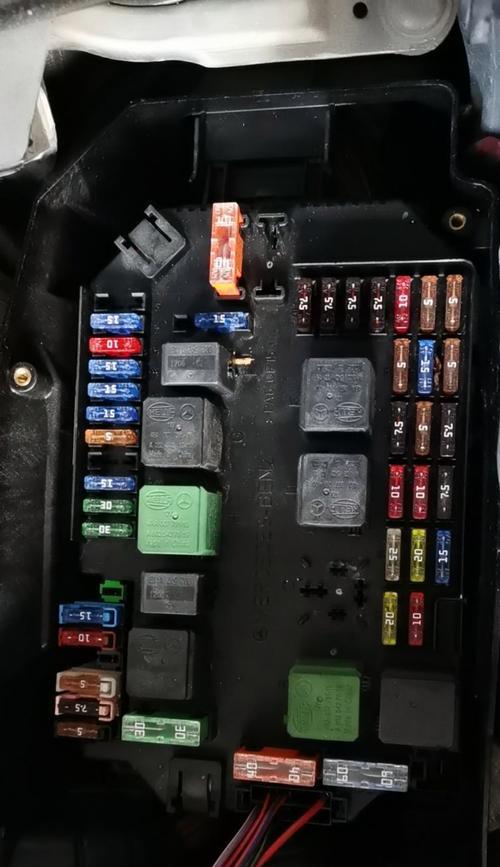 奔驰点火网关故障如何诊断？维修点火网关需要多少费用？
