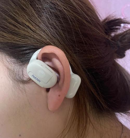 打网球时蓝牙耳机如何正确使用？