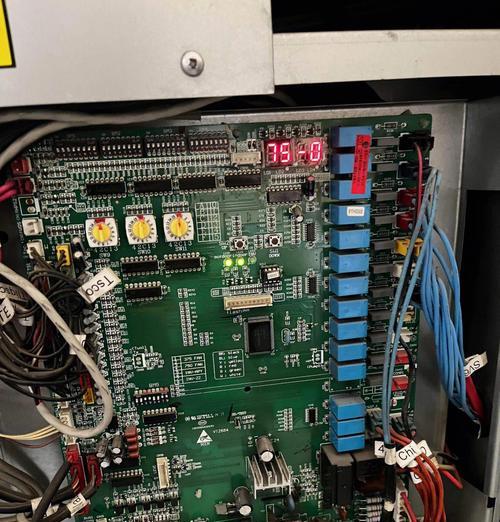 主板烧毁后散热器如何处理？